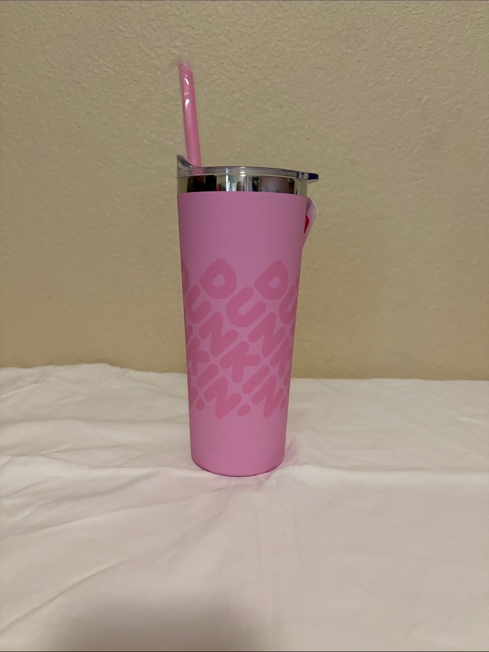 Dunkin' 20 oz Pink Stainless Steel Travel Tumbler Logo Twist Lid & Straw NWT - Picture 2 of 5